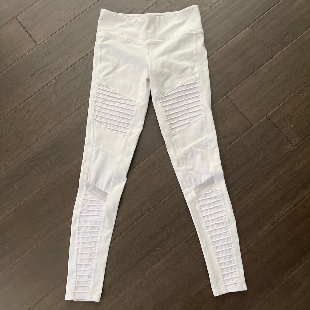 White alo yoga pants